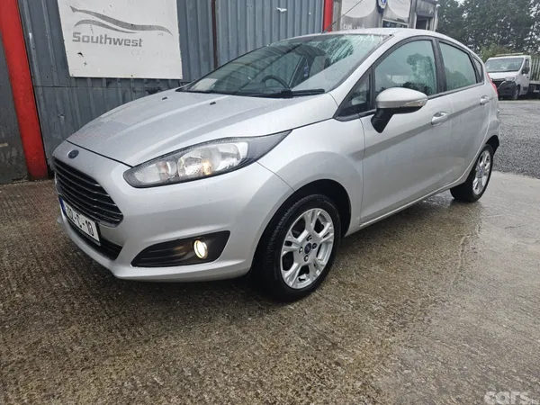 Ford Fiesta Hatchback, Petrol, 2013, Silver