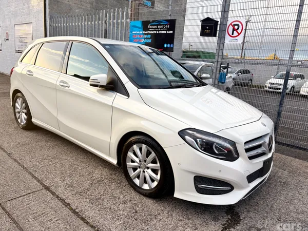 Mercedes-Benz B-Class Hatchback, Petrol, 2015, White