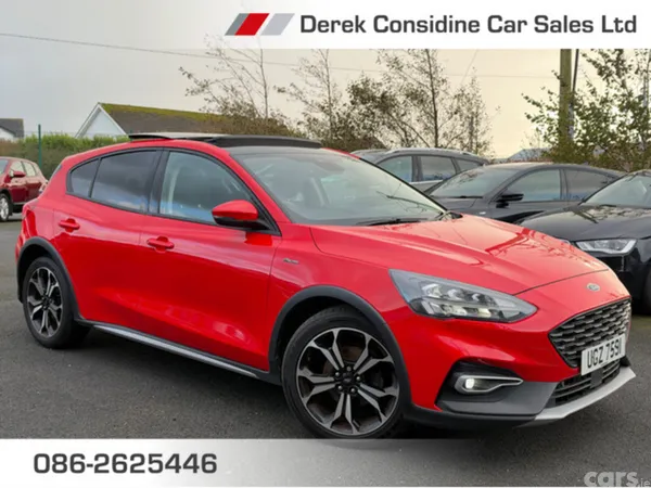 Ford Focus Hatchback, Diesel, 2021, Red