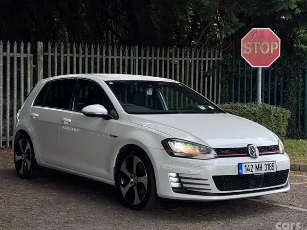 Volkswagen Golf Hatchback, Petrol, 2014, White