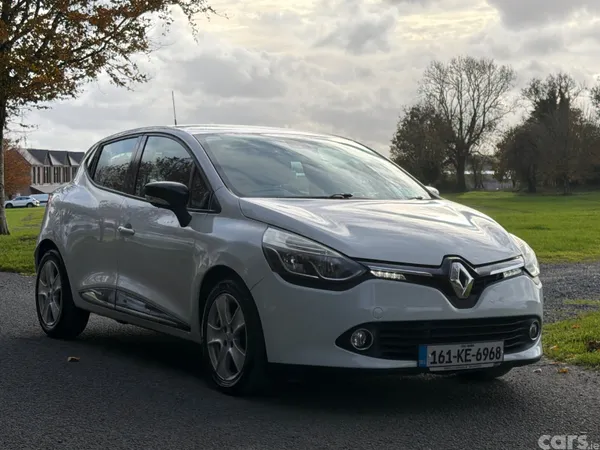 Renault Clio Hatchback, Petrol, 2016, White