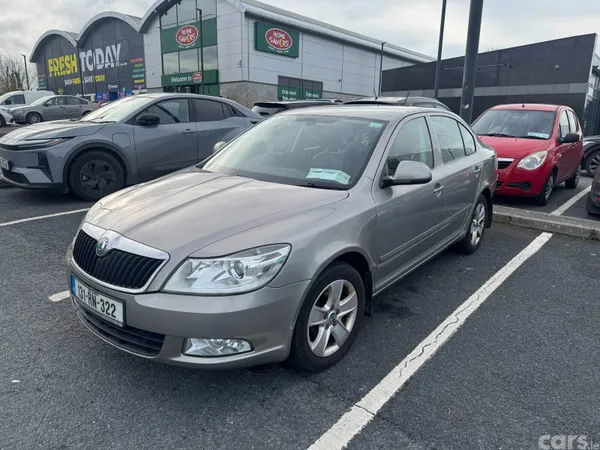 Skoda Octavia Saloon, Diesel, 2013, Beige