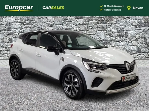 Renault Captur Hatchback, Petrol, 2022, White
