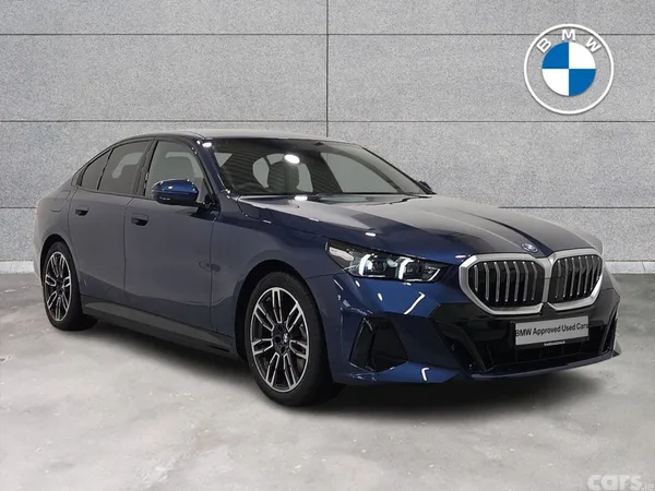 BMW 5-Series Saloon, Petrol Plug-in Hybrid, 2026, Blue