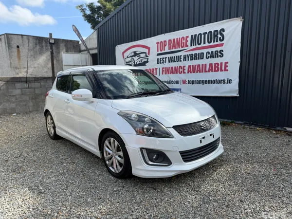 Suzuki Swift Hatchback, Petrol, 2015, White