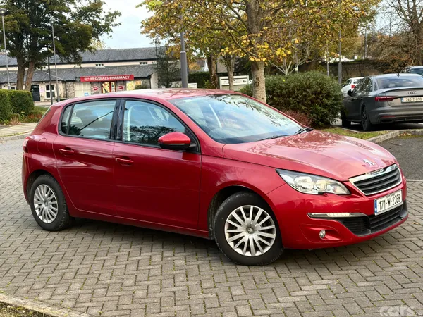 Peugeot 308 Hatchback, Petrol, 2017, Red