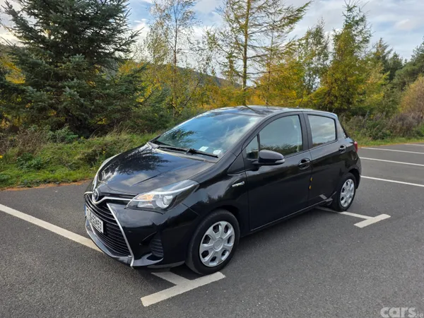 Toyota Yaris Hatchback, Petrol Hybrid, 2017, Black