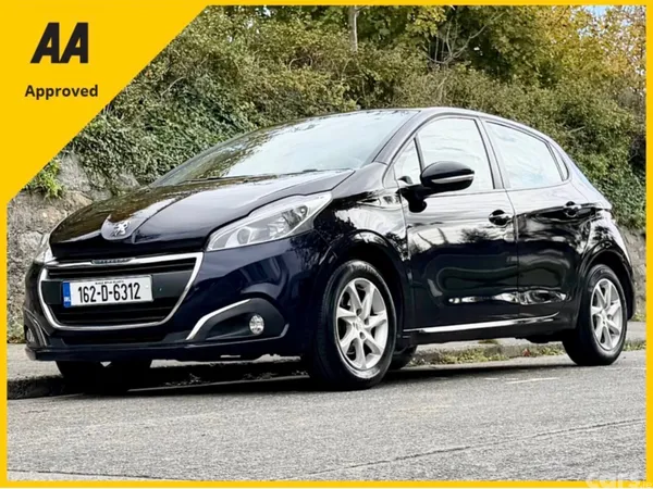 Peugeot 208 Hatchback, Petrol, 2016, Blue