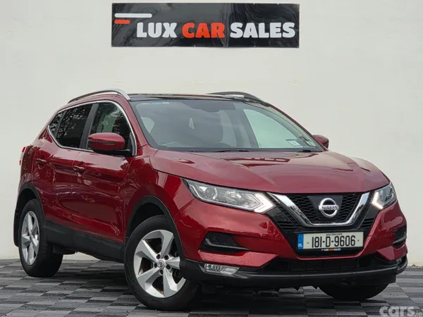 Nissan Qashqai MPV, Petrol, 2018, Red