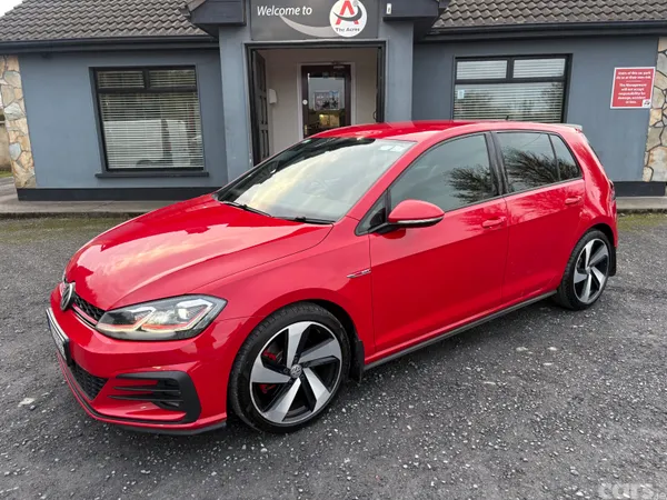 Volkswagen Golf Estate, Petrol, 2017, Red