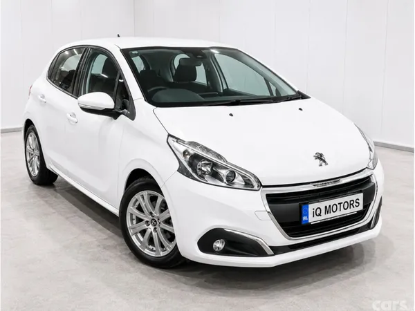 Peugeot 208 Hatchback, Petrol, 2016, White