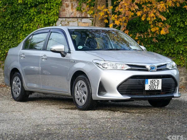Toyota Corolla Saloon, Petrol Hybrid, 2019, Silver