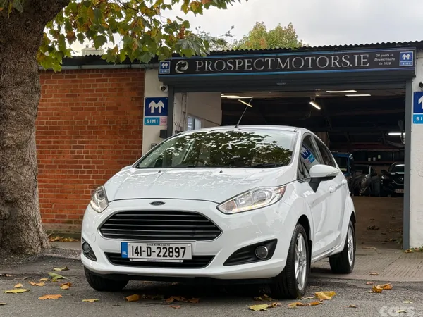 Ford Fiesta Hatchback, Petrol, 2014, White