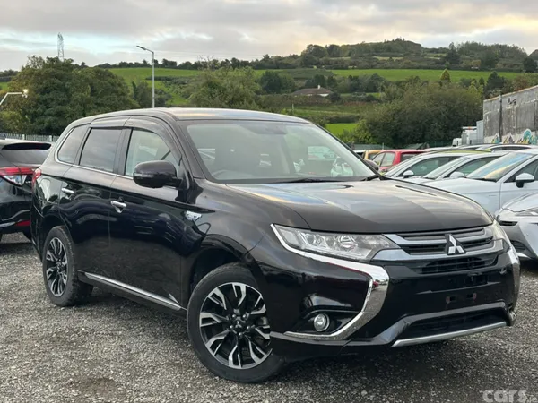 Mitsubishi Outlander SUV, Petrol, 2015, Black