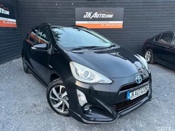 Toyota Aqua Hatchback, Petrol Hybrid, 2016, Black