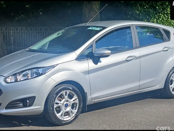 Ford Fiesta Hatchback, Petrol, 2016, Silver