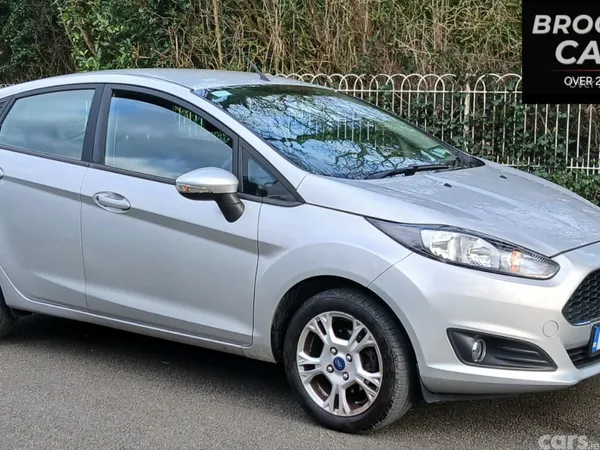 Ford Fiesta Hatchback, Petrol, 2017, Silver