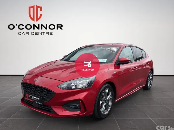 Ford Focus Hatchback, Diesel, 2021, Red