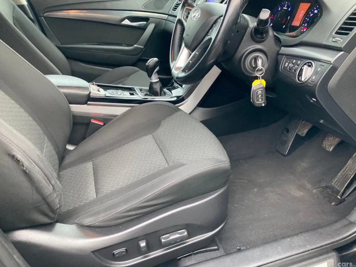 Hyundai i40 Saloon, Diesel, 2015, Black