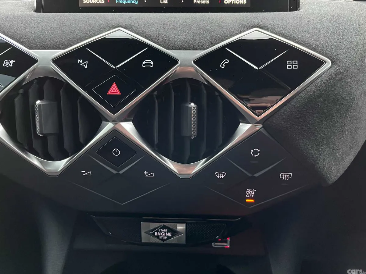 DS Automobiles DS 3 MPV, Electric, 2023, Grey