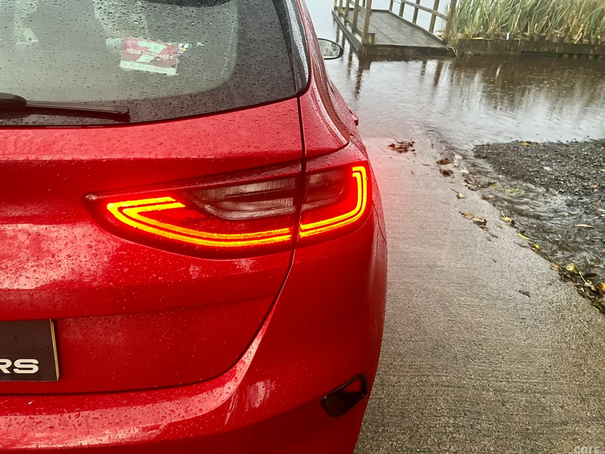Kia Ceed Hatchback, Diesel, 2019, Red