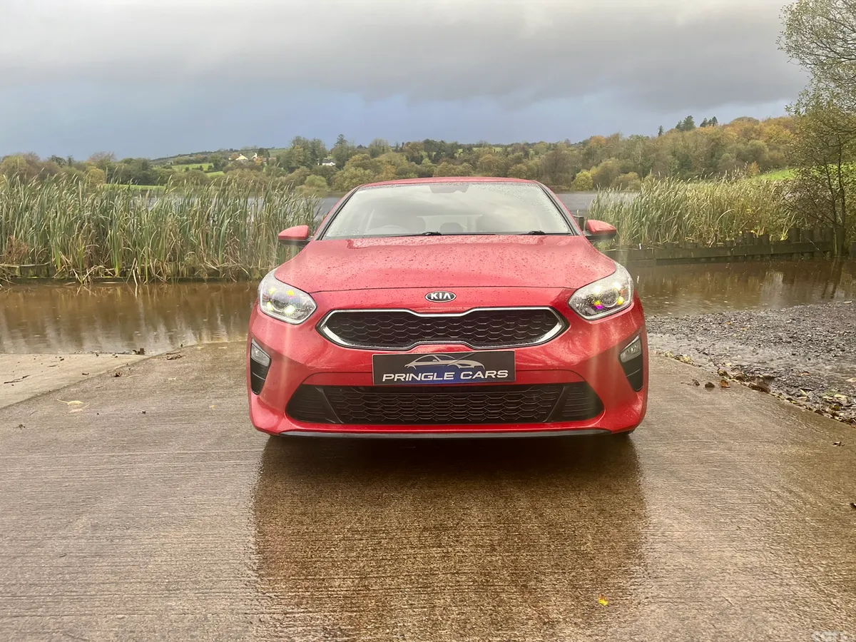 Kia Ceed Hatchback, Diesel, 2019, Red