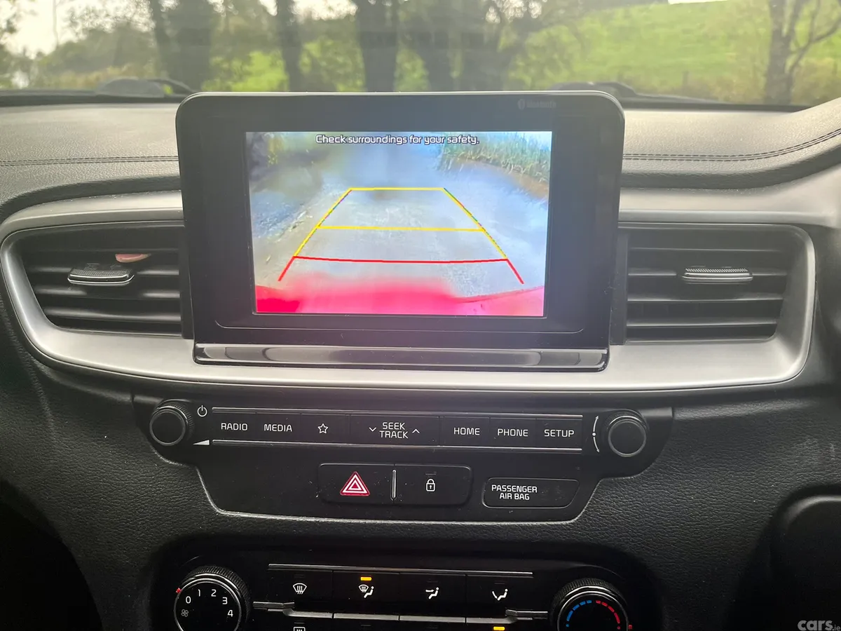 Kia Ceed Hatchback, Diesel, 2019, Red