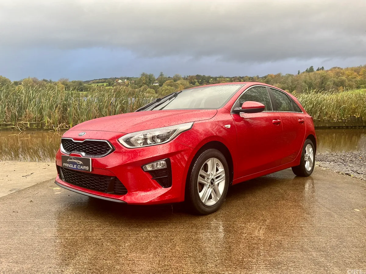 Kia Ceed Hatchback, Diesel, 2019, Red