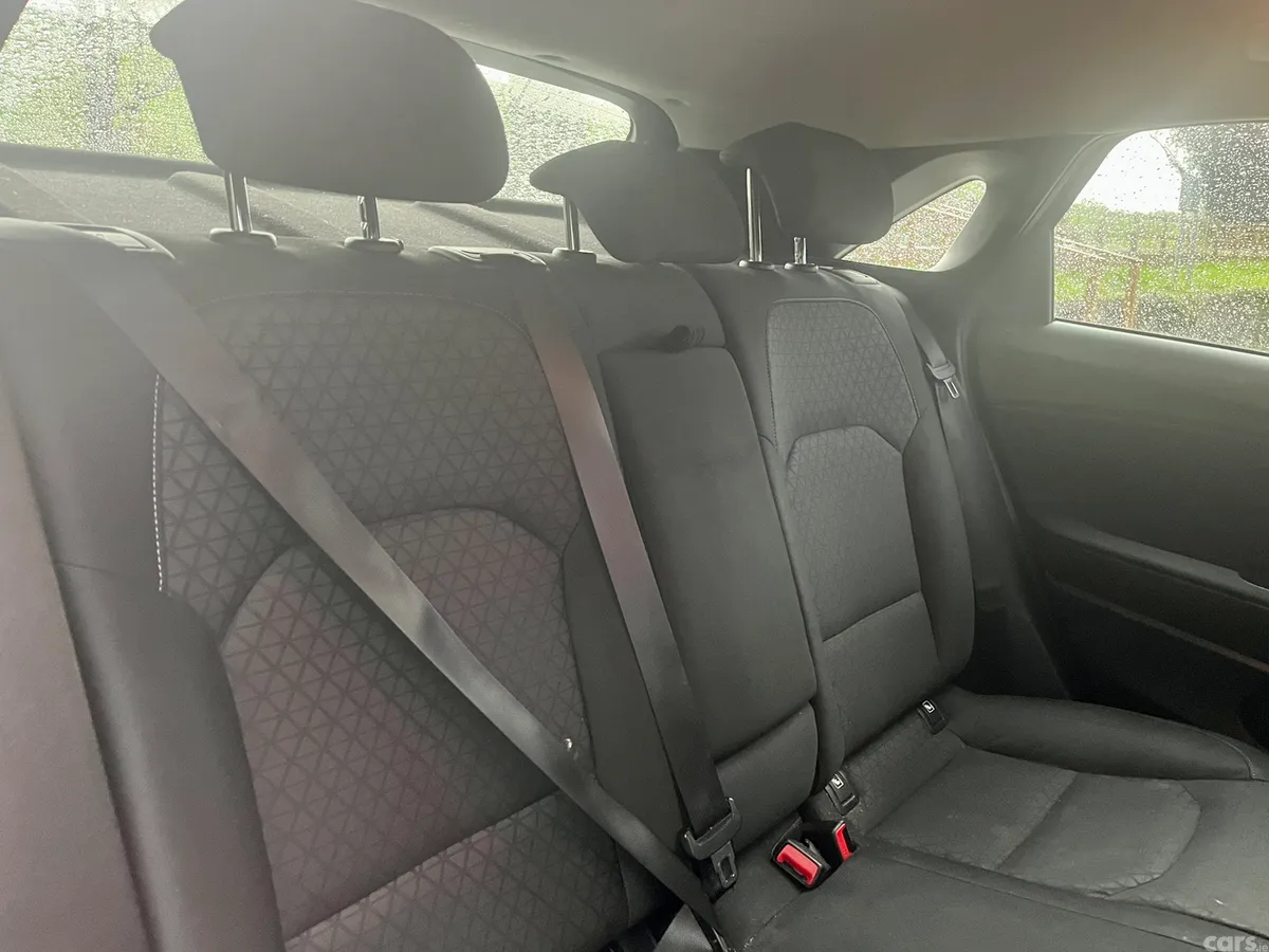Kia Ceed Hatchback, Diesel, 2019, Red