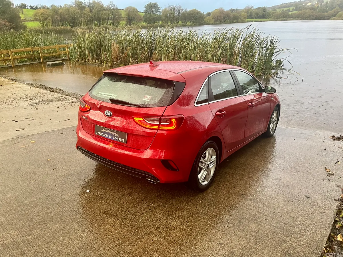 Kia Ceed Hatchback, Diesel, 2019, Red