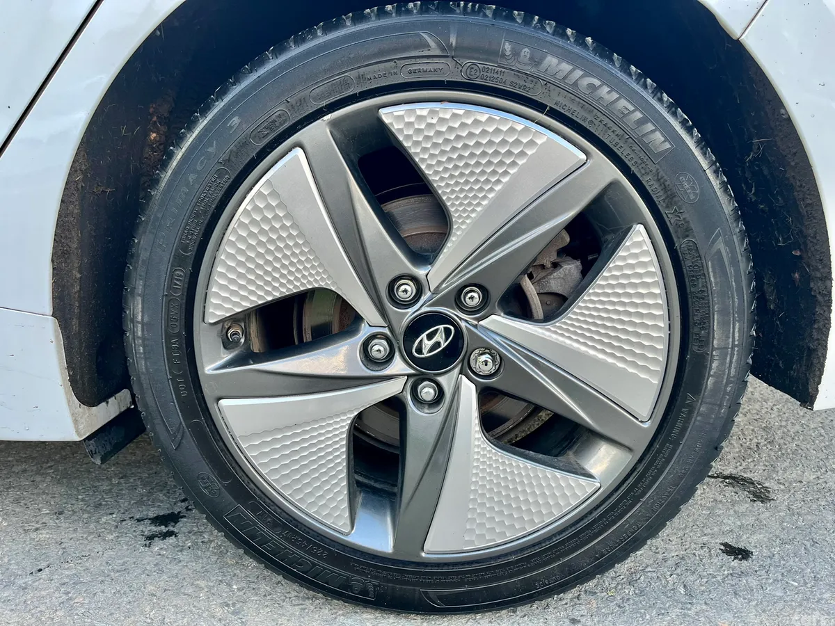 Hyundai IONIQ Hatchback, Petrol Hybrid, 2020, White