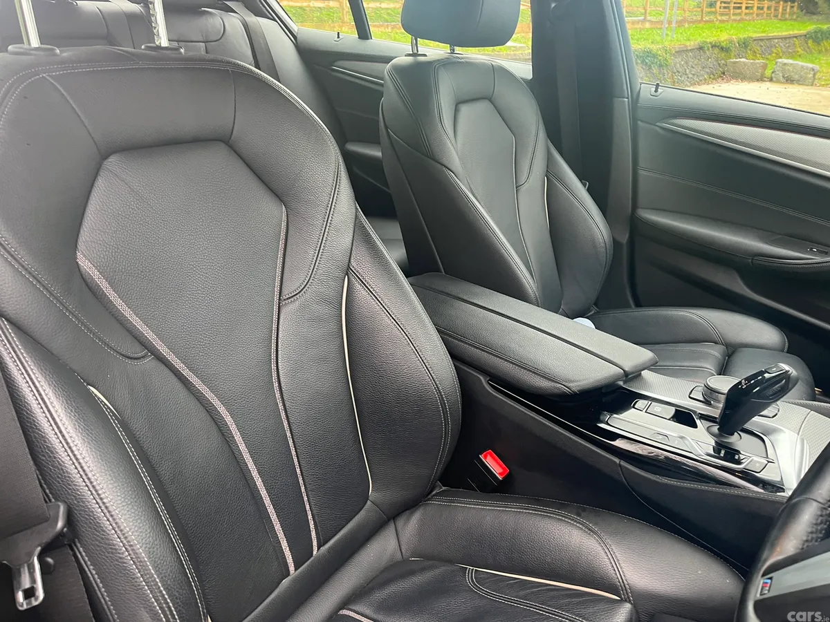 BMW 5-Series Saloon, Petrol Plug-in Hybrid, 2018, Grey