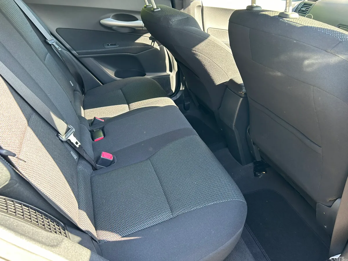 Toyota Auris Hatchback, Petrol Hybrid, 2012, Black