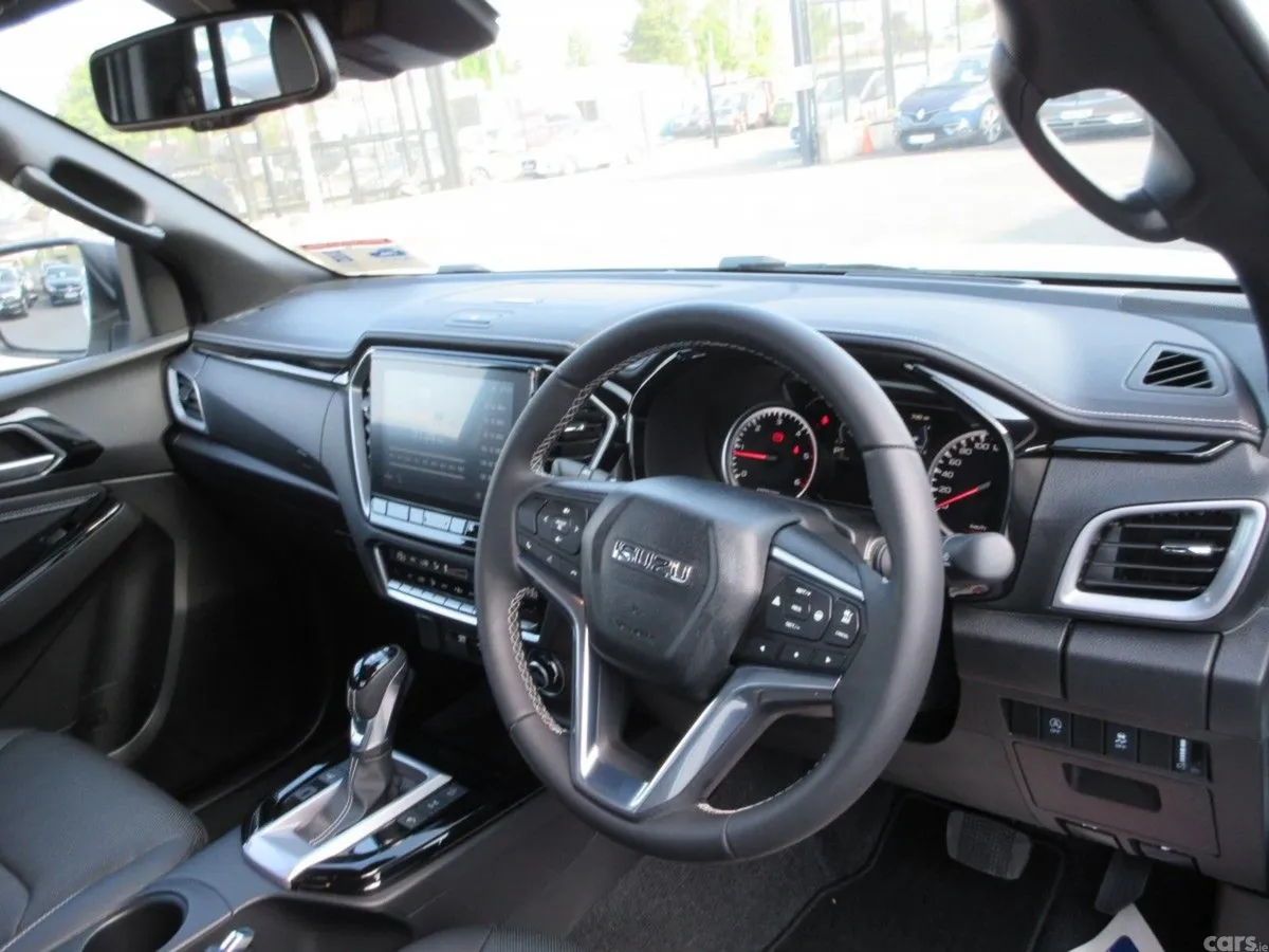 Isuzu D-Max MPV, Diesel, 2026, White