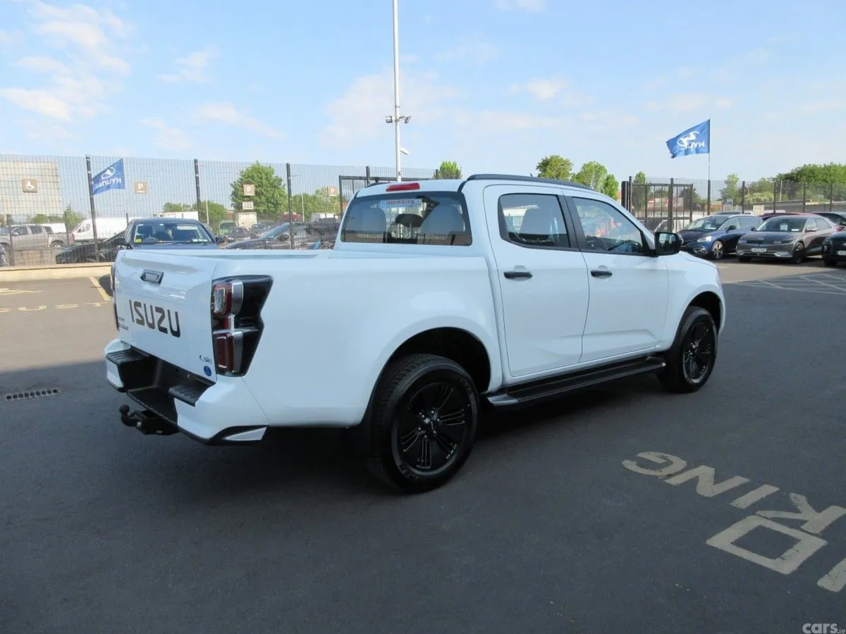 Isuzu D-Max MPV, Diesel, 2026, White