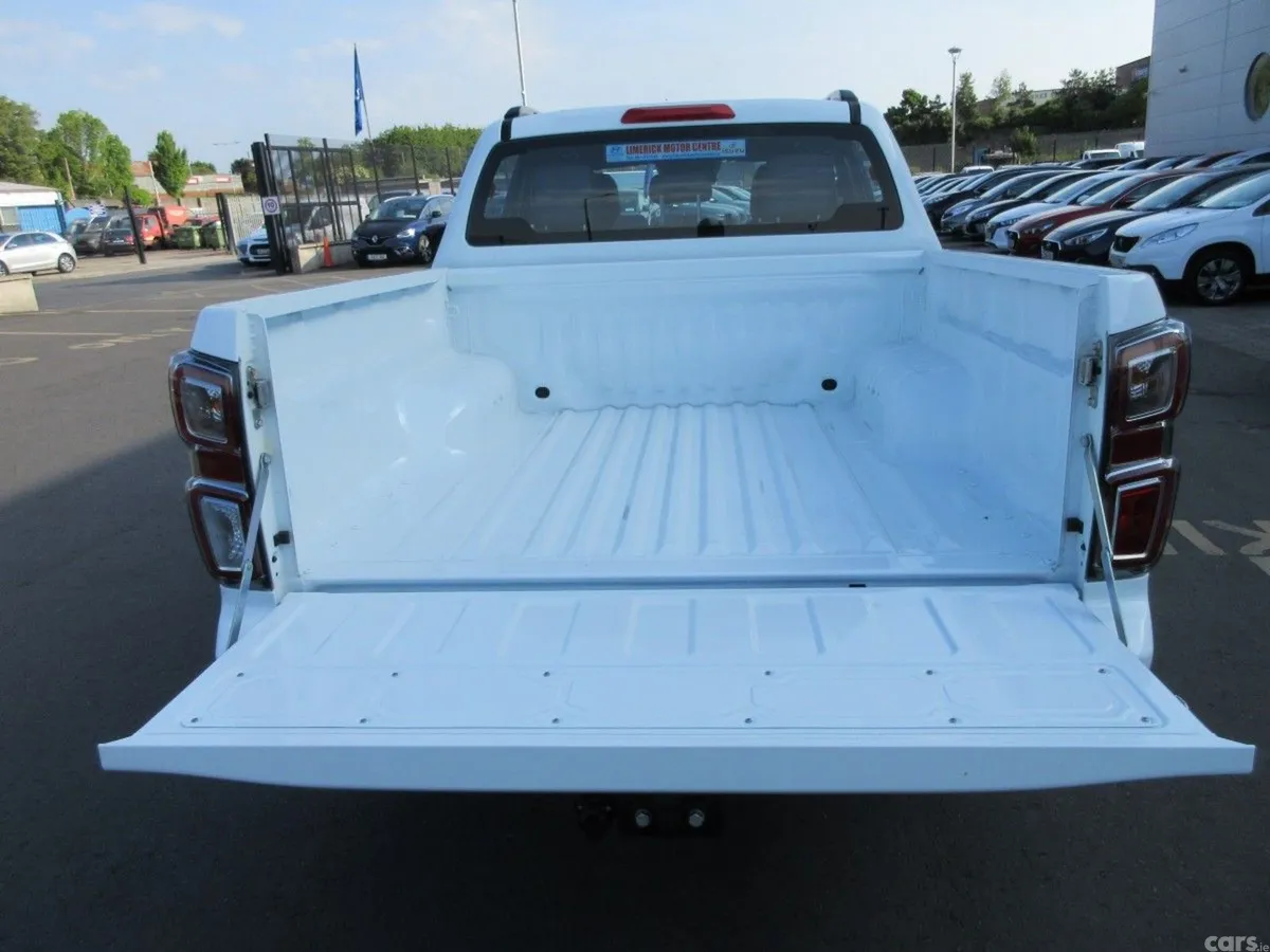 Isuzu D-Max MPV, Diesel, 2026, White