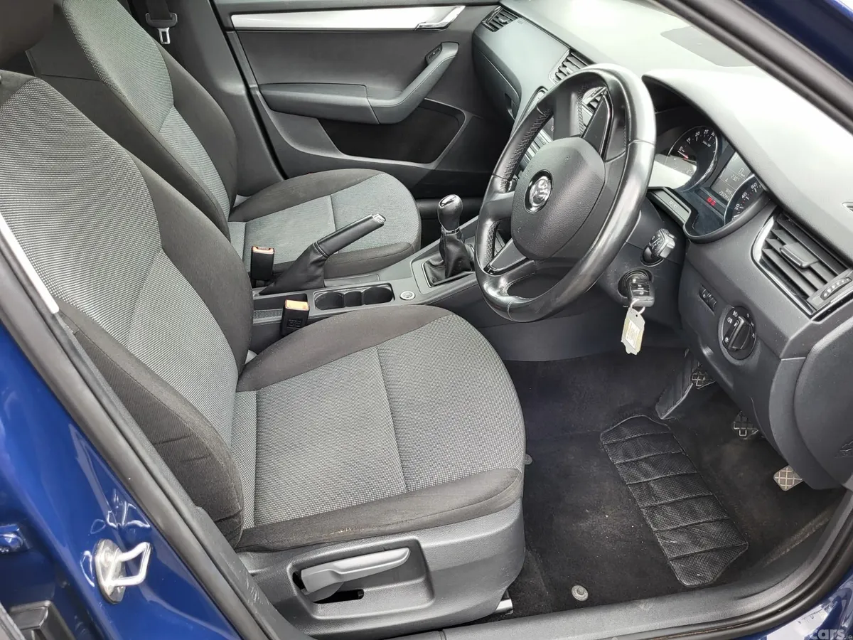 Skoda Octavia Hatchback, Diesel, 2014, Blue