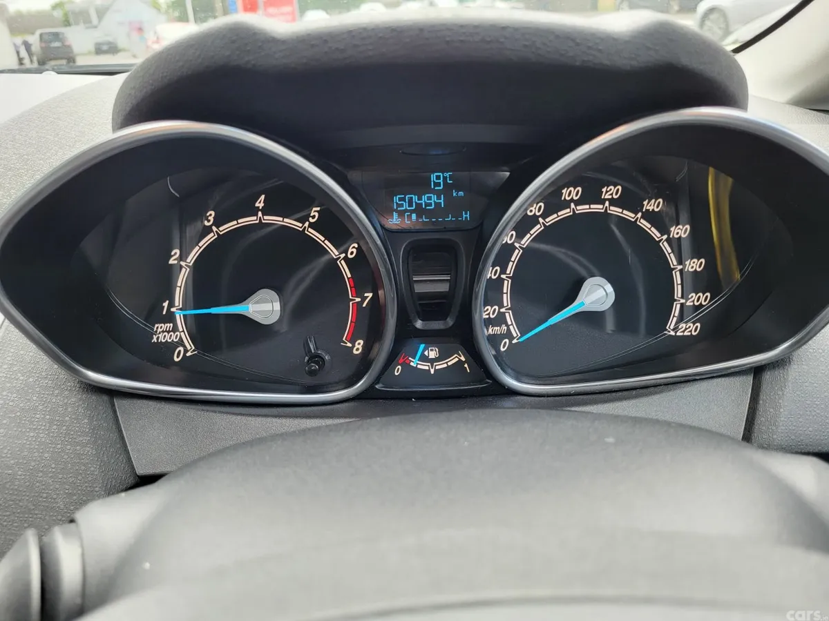 Ford Fiesta Hatchback, Petrol, 2015, Silver