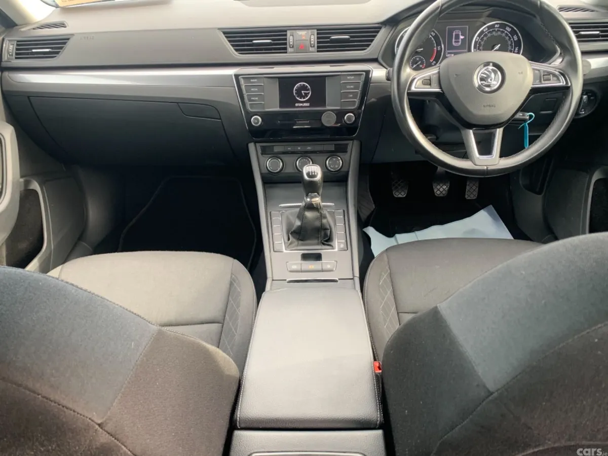 Skoda Superb Estate, Diesel, 2017, Silver