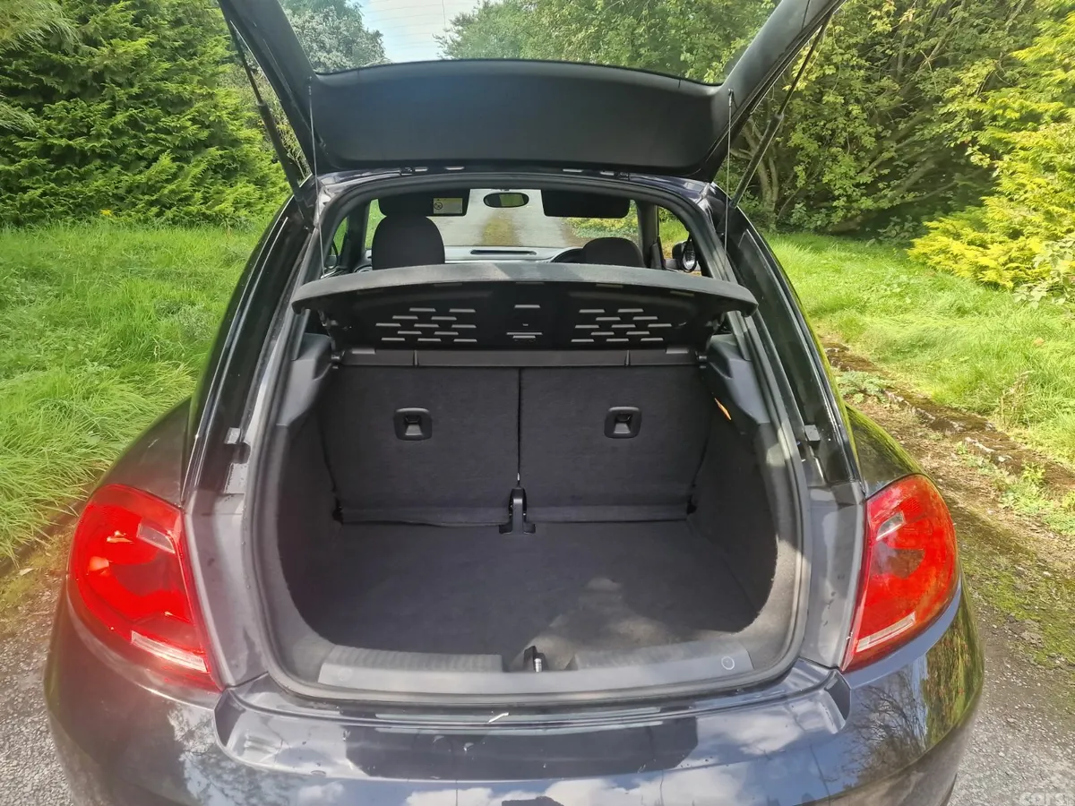 Volkswagen Beetle Hatchback, Petrol, 2014, Black