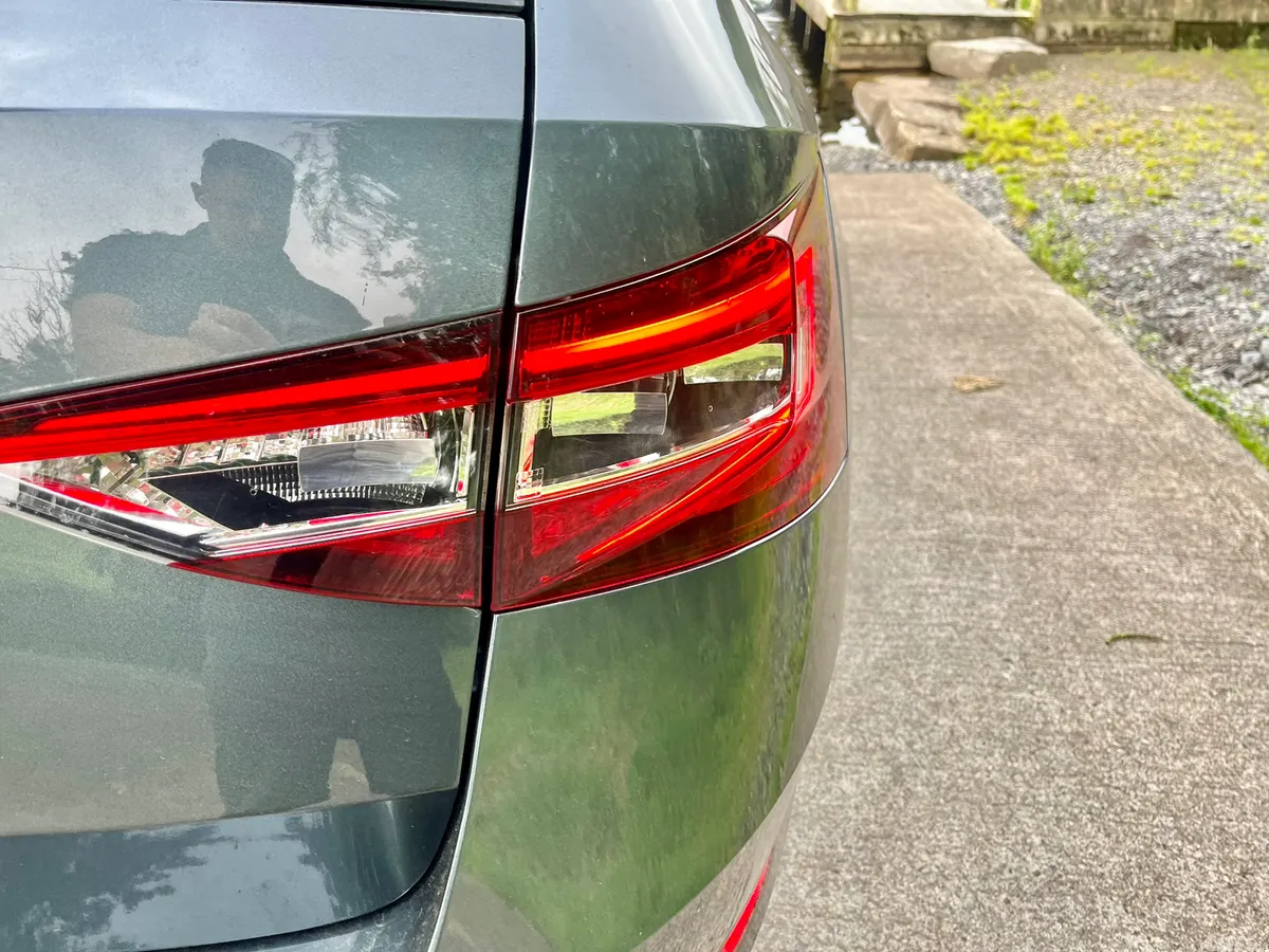 Skoda Superb Estate, Diesel, 2019, Grey