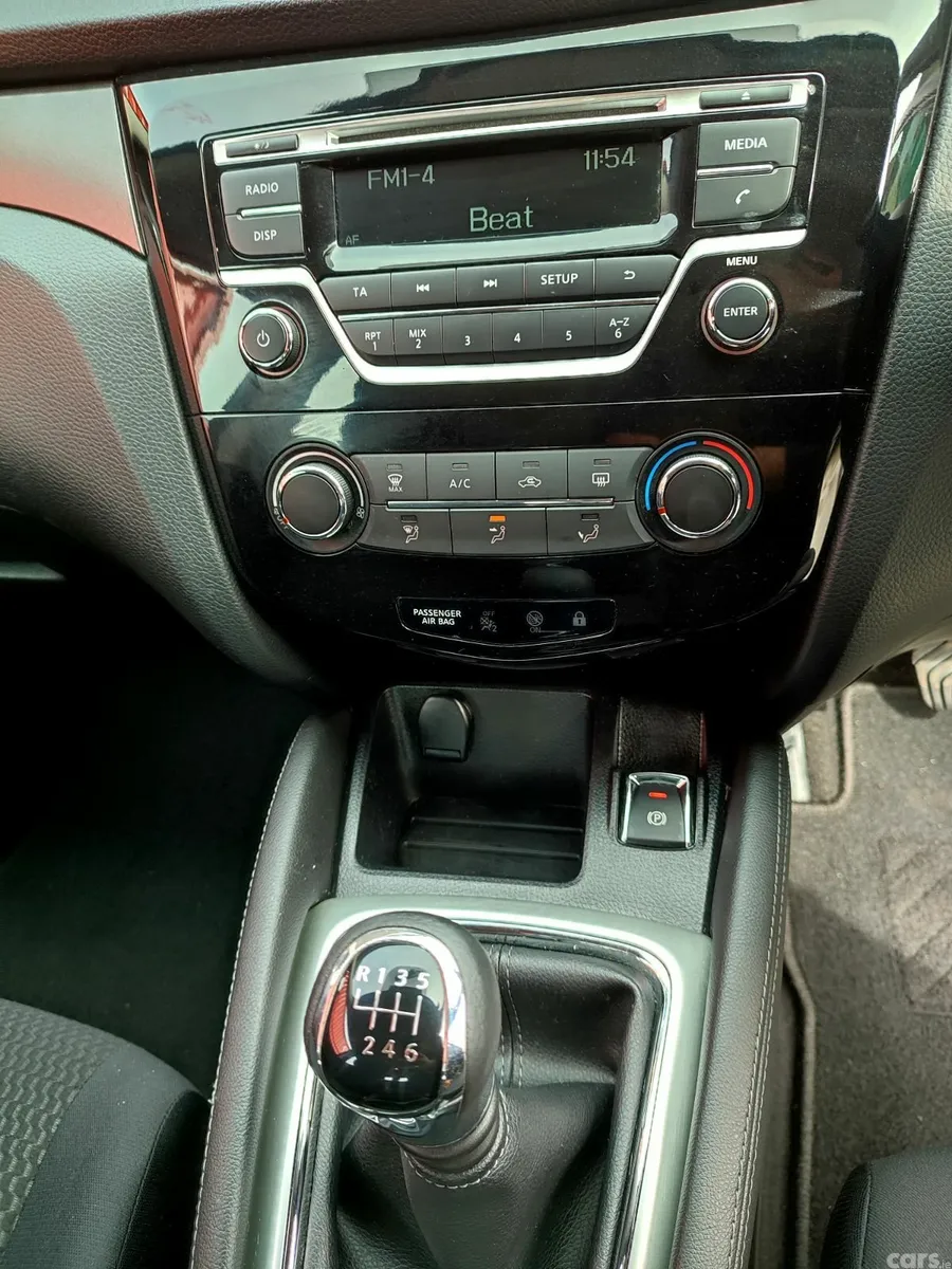Nissan Qashqai SUV, Petrol, 2017, Brown