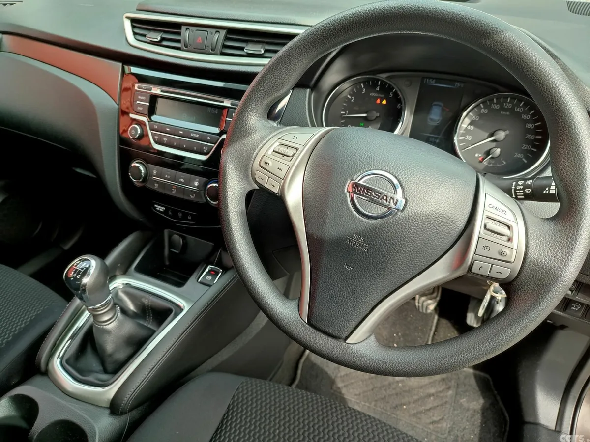 Nissan Qashqai SUV, Petrol, 2017, Brown