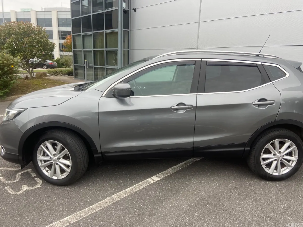 Nissan Qashqai SUV, Petrol, 2017, Grey