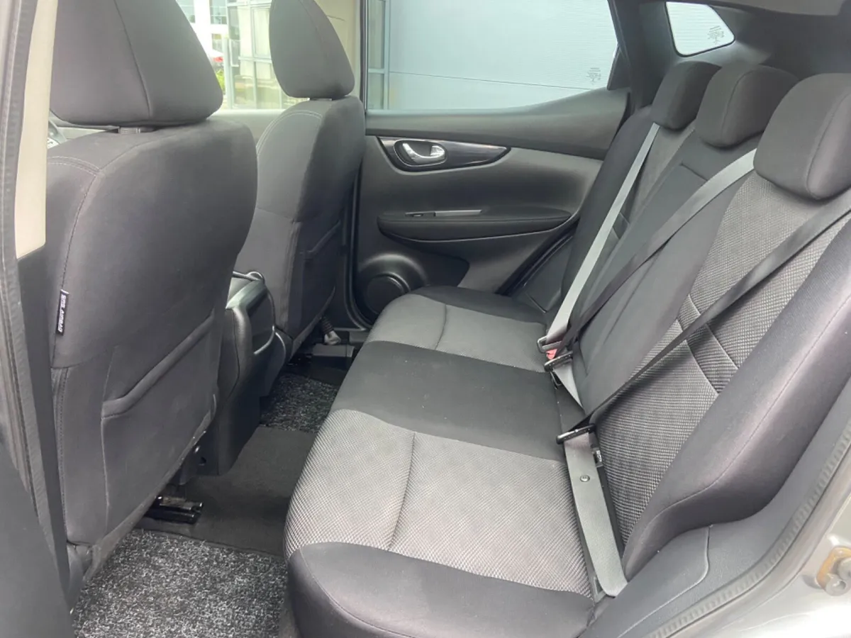Nissan Qashqai SUV, Petrol, 2017, Grey