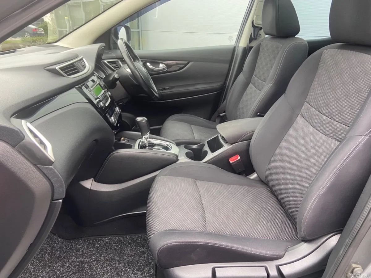 Nissan Qashqai SUV, Petrol, 2017, Grey