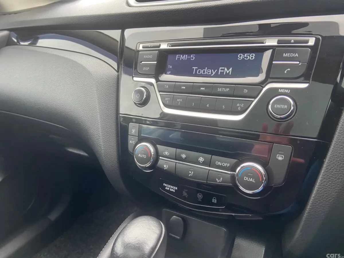 Nissan Qashqai SUV, Petrol, 2017, Grey