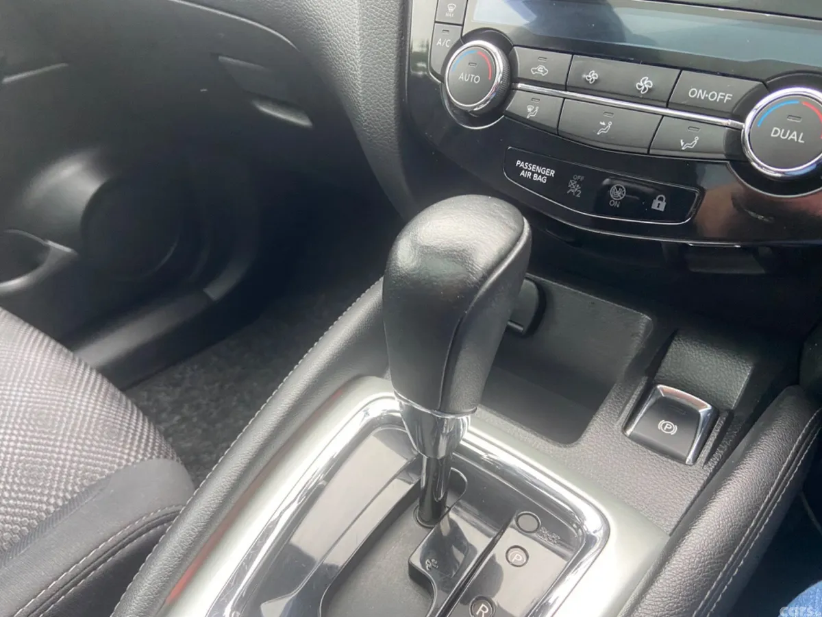 Nissan Qashqai SUV, Petrol, 2017, Grey
