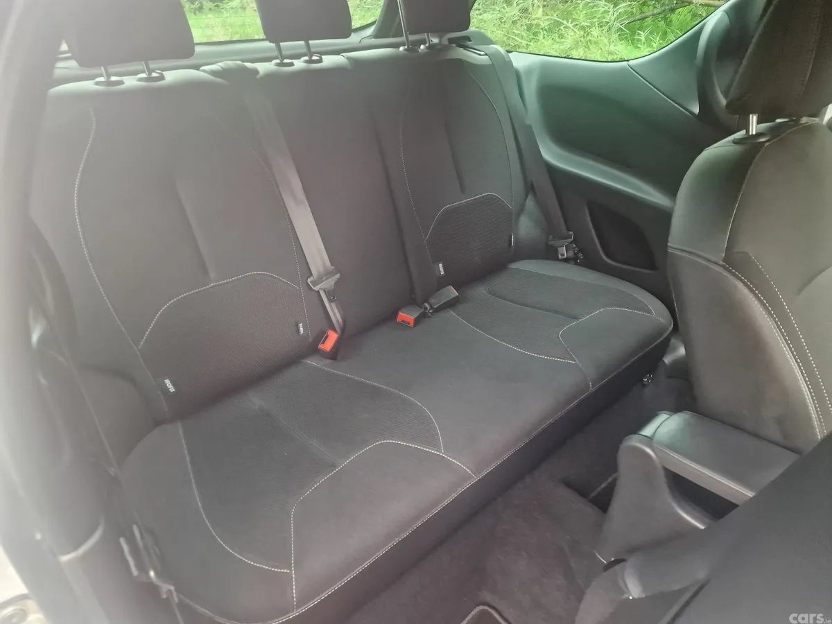 Citroen DS 3 Hatchback, Petrol, 2016, White