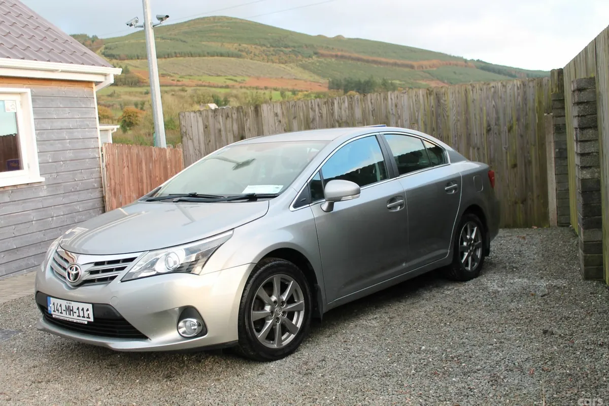 Toyota Avensis Saloon, Diesel, 2014, Grey